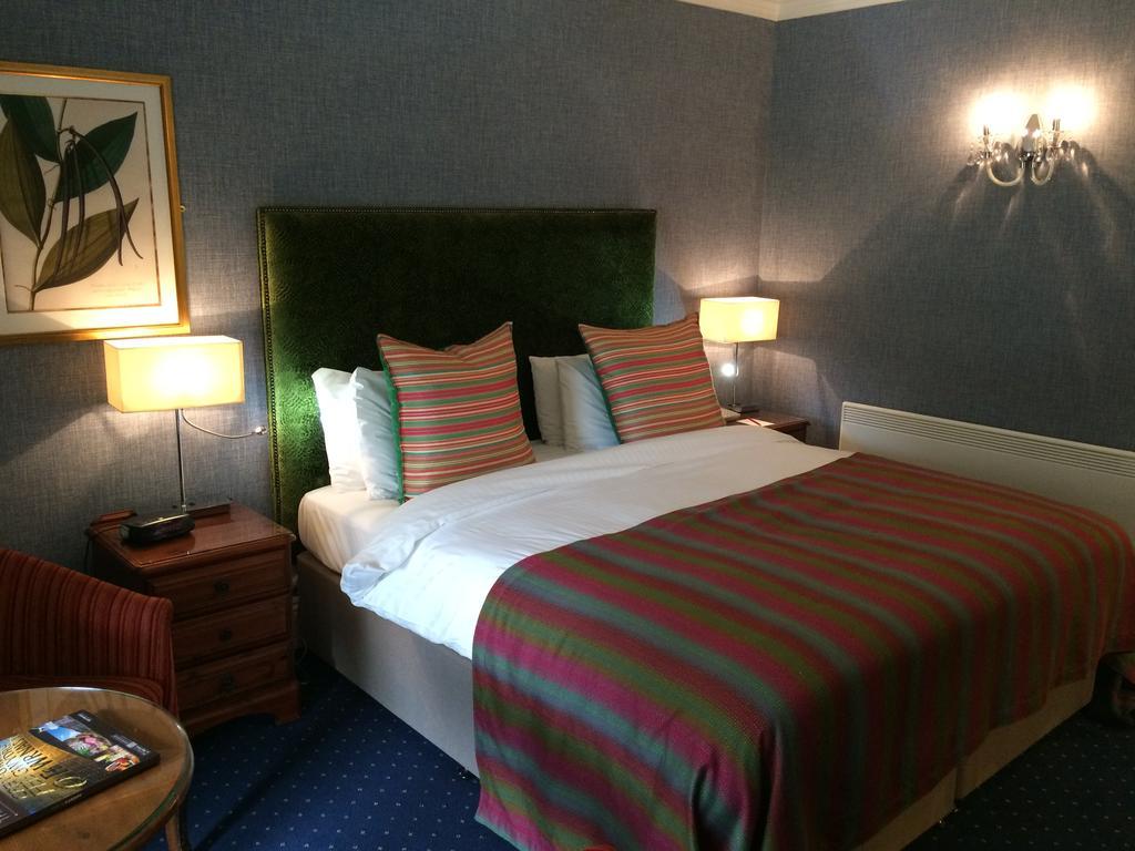 New House Country Hotel Cardiff Eksteriør bilde